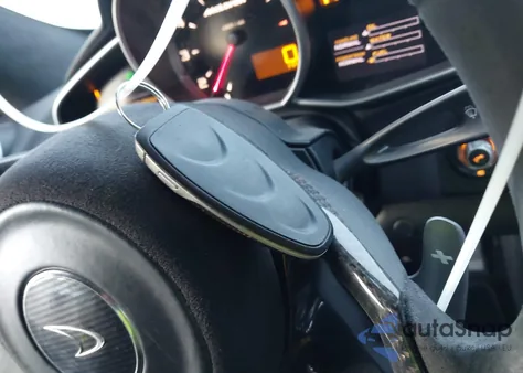 2015 Mclaren 650S z USA, uszkodzony, nr VIN SBM11FAA0FW004090